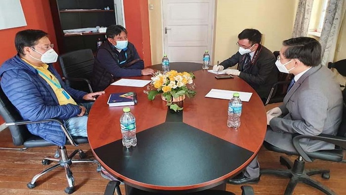 Luis Arce y David Choquehuanca recibieron este lunes la visita del embajador chino en Bolivia, Huang Yazhong.