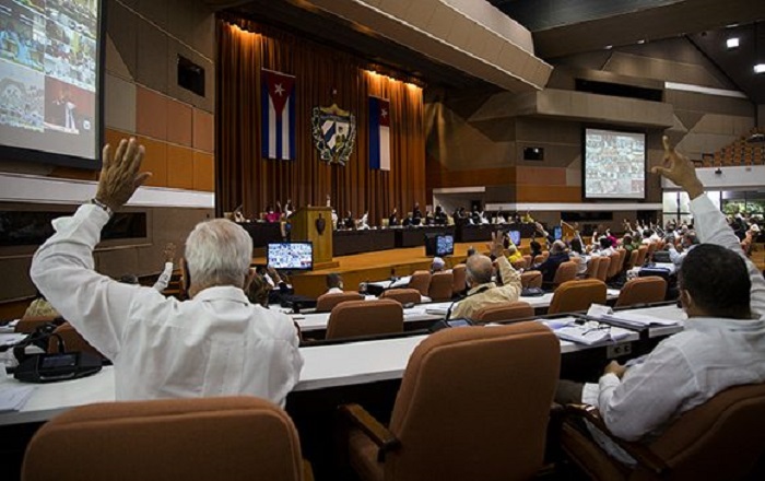 El canciller cubano resaltó que la Ley de Servicio Exterior contó en su elaboración con una alta participación de los ciudadanos y diputados.