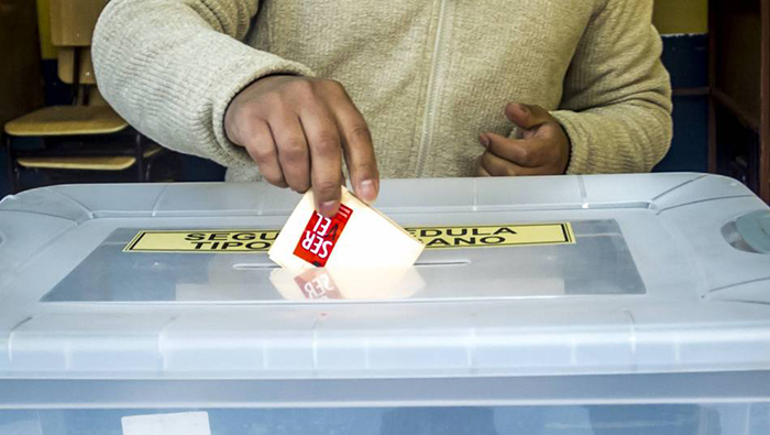El excanciller de Chile, Heraldo Muñoz, también reveló que no pudo votar porque la mesa no estaba a disposición.
