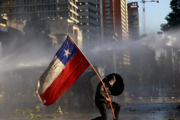 El Instituto Nacional de Derechos Humanos (INDH) de Chile pidió a Carabineros que informe sobre sustancias lacrimógenas en vehículos lanzaagua.