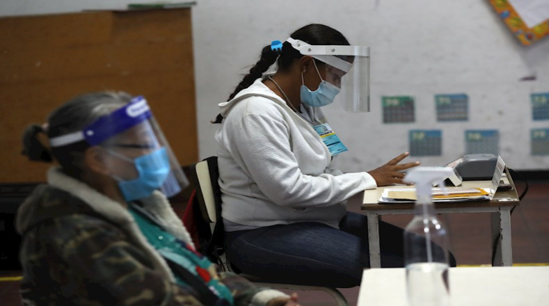 La sociedad venezolana ha cumplido con el uso de la mascarilla, el distanciamiento físico, el uso de gel antibacterial, entre otras medidas sanitarias tomadas durante el proceso de votación legislativo para la renovación del Parlamento de la nación. 