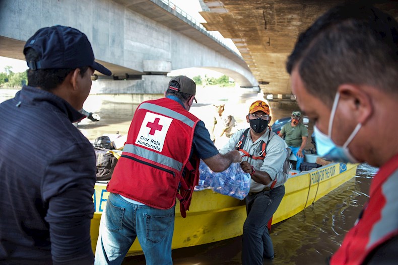 El paso de los huracanes Eta e Iota han aumentado los niveles de pobreza y emergecia humanitaria en Centroamérica.