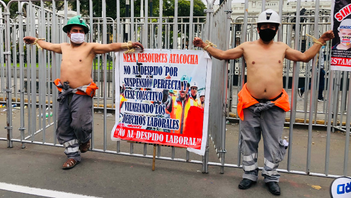 Los manifestantes señalan a la empresa Nexa Resources-Atacocha como responsable de despidos improcedentes.
