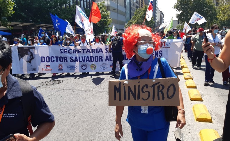 Los gremios médicos chilenos reclaman ajustes salariales en correspondencia con el escenario de crisis económica poscovid.