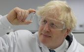 B. Johnson confía que la campaña de vacunación, recién inciada, contribuya a poner fin a la difícil situación sanitaria de Reino Unido.