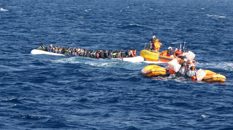 Sin embargo, muchos migrantes pierden la vida en los naufragios de las embarcaciones en las que se intentan trasladar a otra nación..