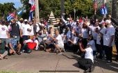 Los participantes de la caravana rindieron homenaje a José Martí en el 168 aniversario de su natalicio. 