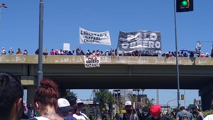 El reclamo por la liberación de Rafael Crispín  comenzó cuando la policía de Buenos Aires el pasado jueves ingresó al barrio La Nueva Unión, municipio La Matanza.