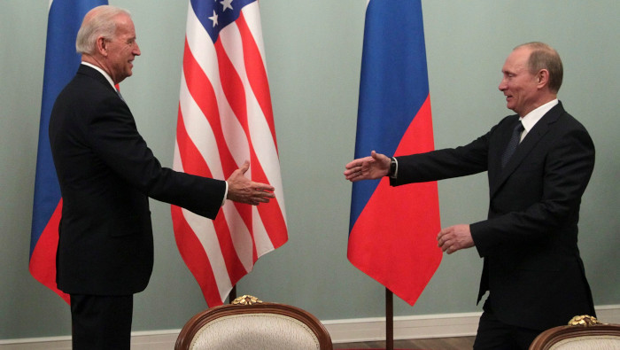 En 2018, el entonces presidente de EE.UU., Donald Trump, sostuvo un encuentro con Putin en la capital finlandesa.