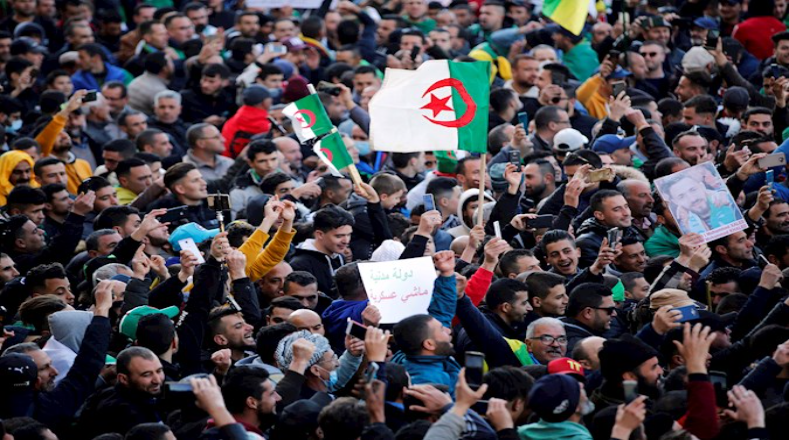 Imágenes de protestas en Argelia para exigir cambios políticos