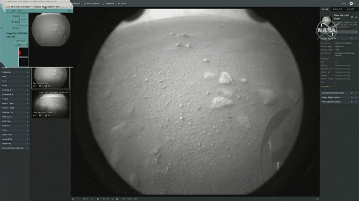 La NASA ha difundido las primeras imágenes del rover Peserverance al tocar suelo en Marte.