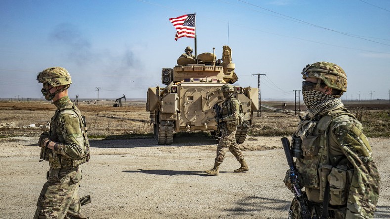 El ataque de este viernes es la primera acción militar exterior del presidente de EE.UU., Joe Biden, contra Siria.