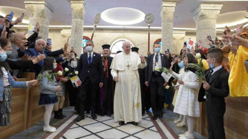El pontífice, el primero que visita Irak, buscó acercarse a las minorías cristianas de este país y, al mismo tiempo, tender puentes con el islam chiíta a través de uno de sus principales líderes.