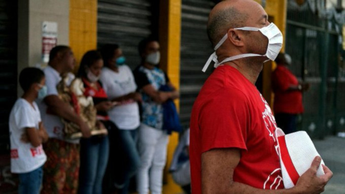 Según la denuncia,  Bolsonaro está promoviendo, de palabra y hecho, una devastadora tragedia humanitaria.