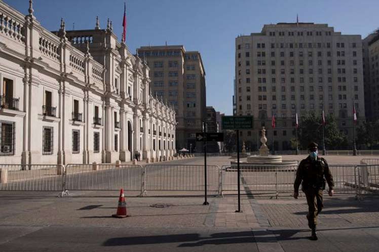 Aproximadamente 8,1 millones de personas volverán al confinamiento en la capital chilena.