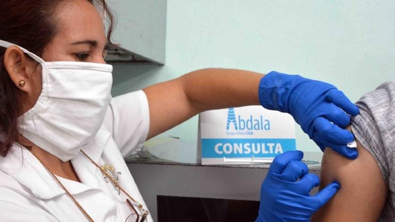 Abdala, un preparado en tres dosis con dos semanas de intervalo, ya se aplica como parte de la fase III de ensayos clínicos en tres provincias orientales cubanas.