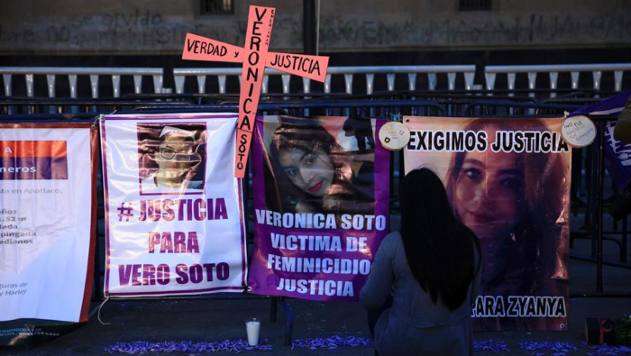 La jornada de este domingo se produjo una vigilia en Ciudad de México, exigiendo justicia para las víctimas de feminicidios.