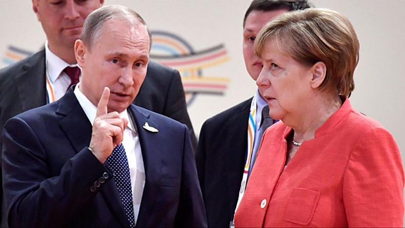 Ucrania ocupó el centro de la más reciente converssación telefónica entre Putin y Merkel, en el cual Rusia habría trazado 