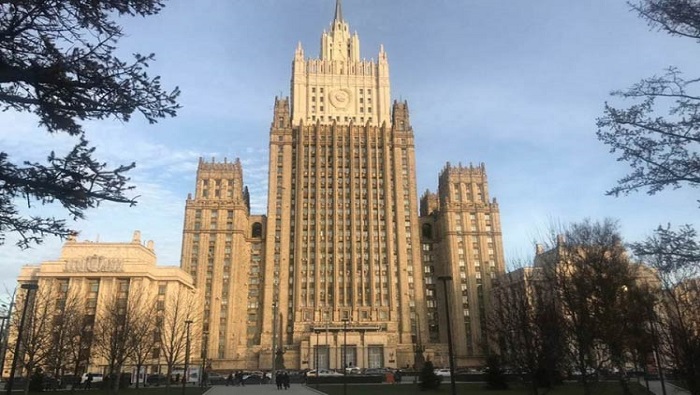 La Cancillería rusa también expulsó a diplomáticos polacos, en respuesta a la alineación pro-estadounidense de ese país.