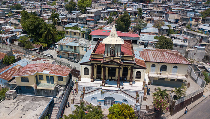 Los representantes de la iglesia católica haitiana condenaron el secuestro de los religiosos.