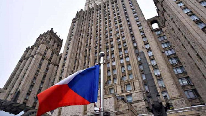 Moscú expresó una enérgica protesta al Embajador polaco por la expulsión de los diplomáticos rusos, que considera injustificada.