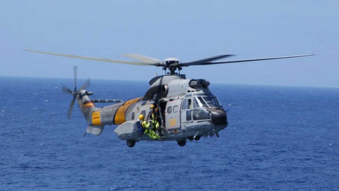 El helicóptero que realizó el rescate de los únicos tres sobrevivientes avistó los cadáveres a bordo de la embarcación.