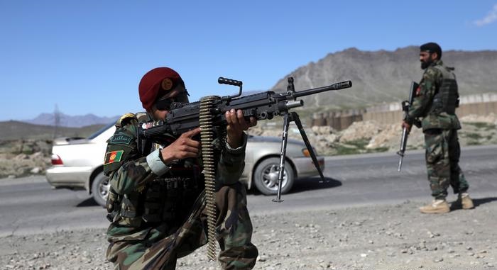 El portavoz de la Policía provincial, Javid Basharat, comunicó que las fuerzas afganas realizaron una retirada táctica para evitar más bajas.