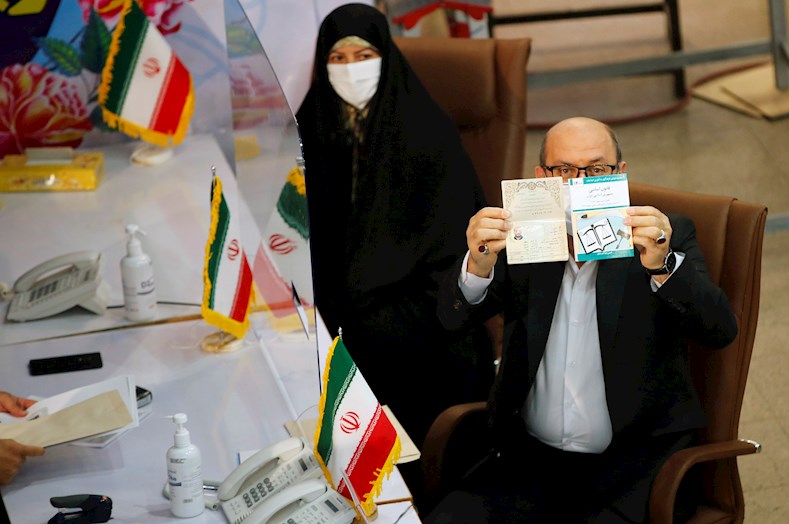 El exministro de justicia, Hossein Dehghan, fue de los primeros en formalizar su inscripción con vistas a las elecciones del venidero 18 de junio.