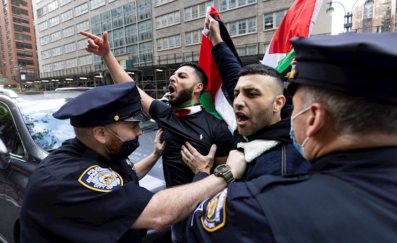 La nueva agresión israelí a Palestina ha provocado la repulsa internacional, incluyendo manifestaciones de la comunidad árabe en Nueva York.