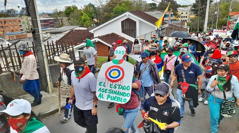 Periodistas populares mantienen informado en redes sociales y medios alternativos el desarrollo de la marcha en los 32 departamentos de Colombia.