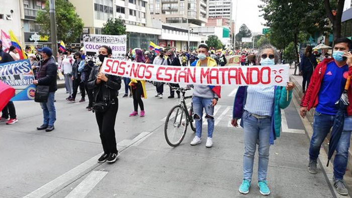 Pese a los casos de represión perpetrados por agentes del Escuadrón Móvil Antidisturbios y miembros del Ejército, los colombianos completan 18 días movilizados.