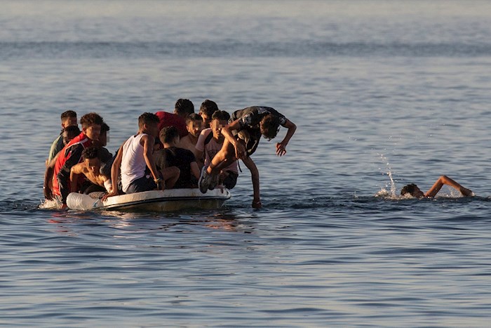 Cerca de 8.000 migrantes habían entrado masivamente en esta semana por el paso fronterizo de el Tarajal