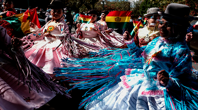 Los Carnavales de Oruro y sus danzas cumplieron el 18 de mayo 20 años de ser declaradas por la Unesco, obra maestra del patrimonio oral e intangible de la humanidad.