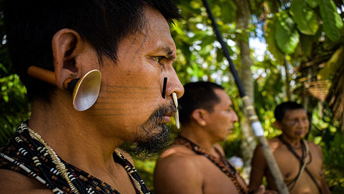 Desde el  2020, los indígenas yanomami alertan sobre la situación de extrema tensión en su reserva, la mayor de Brasil.