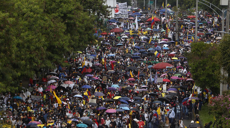 Esta movilización fue convocada por el Comité Nacional de Paro tras encuentros sostenidos con representantes del Gobierno colombiano, en los cuales han denunciado que Duque no quiere atender las demandas de la población.