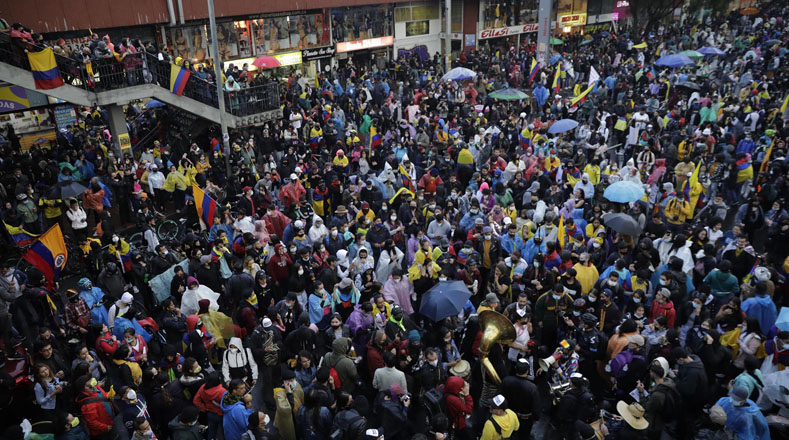 Pese a las reiteradas movilizaciones para que el Gobierno colombiano cambie de posición, la respuesta de Duque ha sido ordenar un mayor despliegue de las fuerzas públicas en varios departamentos del país.