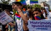 Tras el anuncio de Piñera, los colectivos LGBTIQ reaccionaron exigiendo que e avance con urgencia en ese proyecto de ley y que las palabras no se las lleve el viento