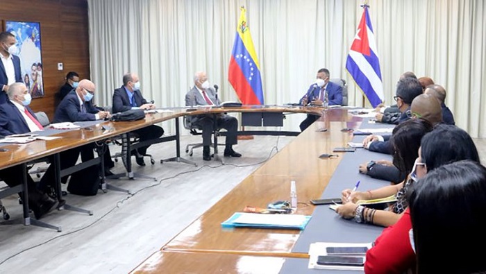 El viceprimer ministro cubano, Ricardo Cabrisas Ruiz también se reunió con el vicepresidente sectorial de Obras Públicas y Servicios, Nestor Reverol.
