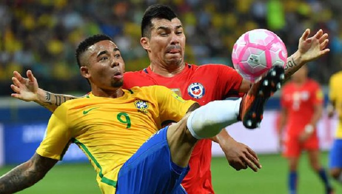 Las selecciones de fútbol de Brasil y Chile se distinguen por su espíritu competitivo y gran rivalidad.