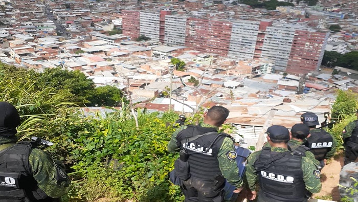 Las Fuerzas de Acciones Especiales informaron que continuarán desplegadas en el suroeste de Caracas hasta desmantelar material e intelectualmente a los grupos delincuenciales.