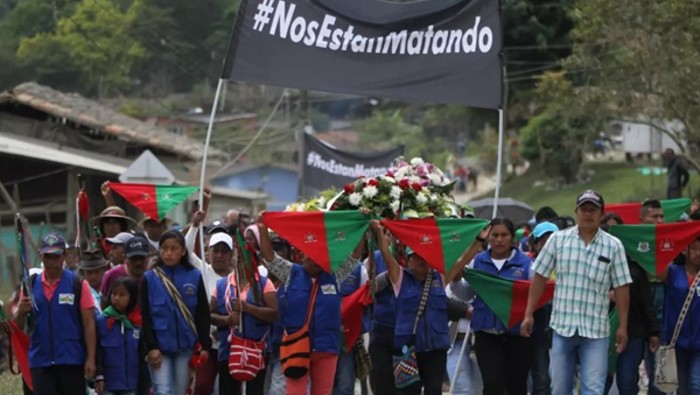 Los pueblos originarios afirman ser víctimas de la actuación de grupos paramilitares que tienen presencia en la zona del Cauca.