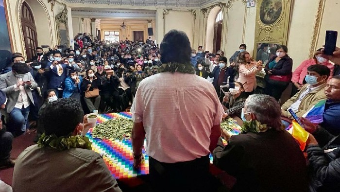 Evo defendió la gestión del Estado boliviano contra las drogas como mucho más efectiva que la realizada por EE.UU. en países como Colombia.