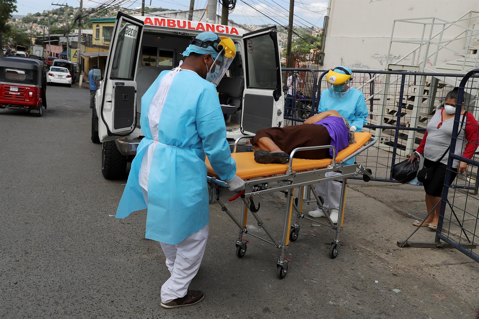 Honduras registró 95 fallecidos y un índice de positividad del 51 por ciento en los últimos tres días.