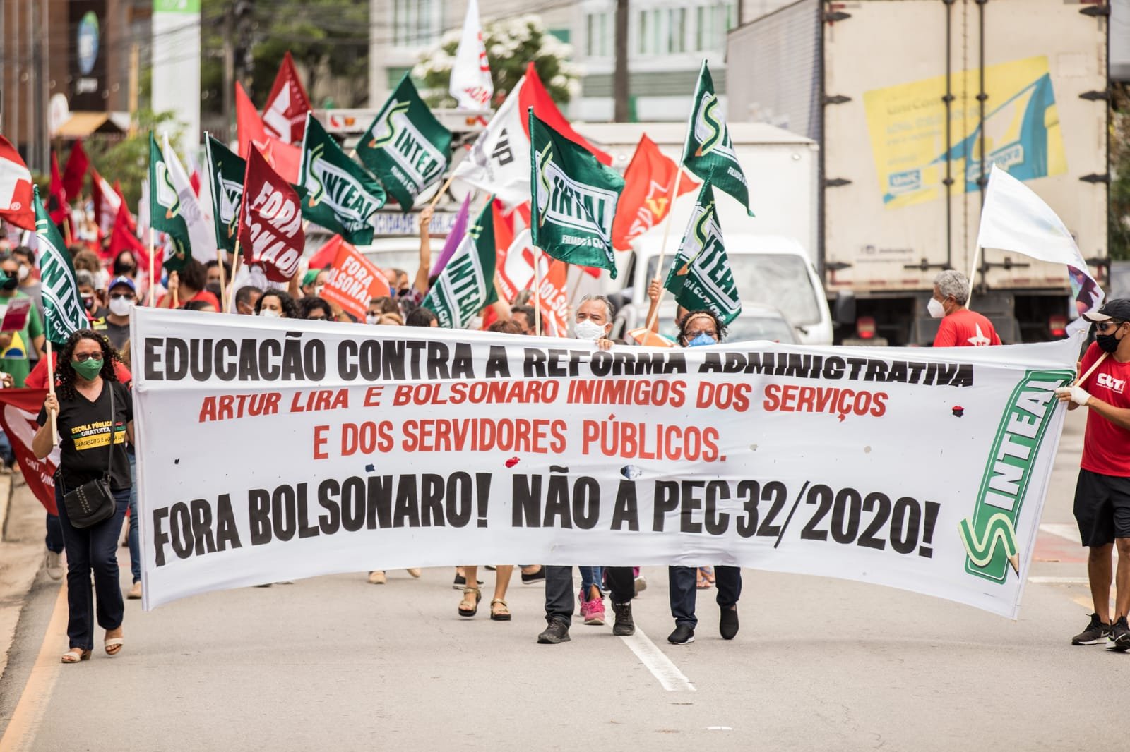 Las manifestaciones exigen además el juicio político al mandatario brasileño y la restitución de la ayuda R $ 600.