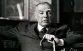 El escritor Jorge Luis Borges, nació en la capital argentina de Buenos Aires.