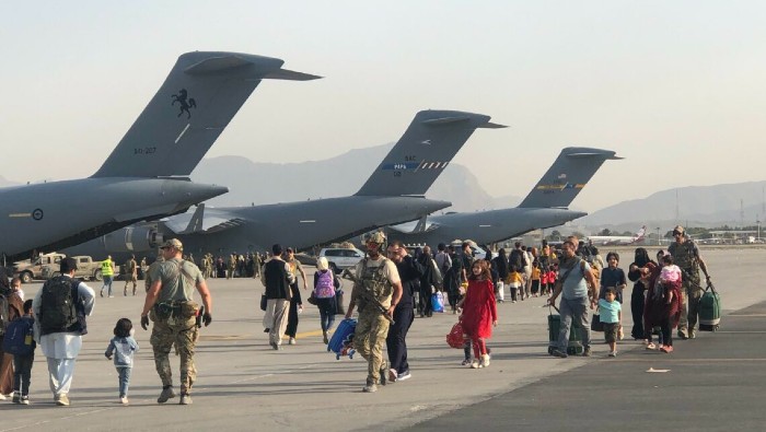 Durante la última semana, el aeropuerto de Kabul ha sido el origen de un puente aéreo con varios países asiáticos como parte de la evacuación de las tropas invasoras y otros colaboradores locales.