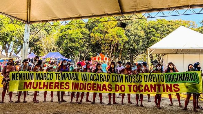 Unas 4.000 mujeres de 150 pueblos originarios brasileños participaron en esta  Segunda Marcha de Mujeres Indígenas en medio de un clima inseguro y una escalada de tensión en el país.
