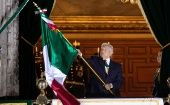 El gobernante mexicano salió al balcón de Palacio Nacional, donde dio el Grito de Independencia, con “vivas” a los héroes patrios.