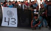 Centenares de personas pidieron el esclarecimiento de la desaparición de los 43 estudiantes de Ayotzinapa.