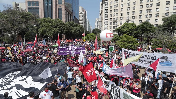 El pueblo de Brasil y emigrados brasileños en otras naciones se mantienen movilizados contra la gestión y los excesos del presidente Jair Bolsonaro.